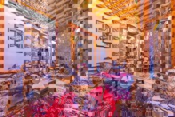 Cesmeli Konak Garden