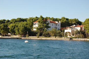 Gorgonia Apartments