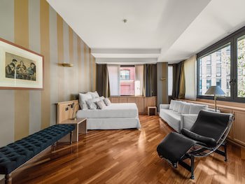 Numa Milan Camperio galeri fotoğrafı