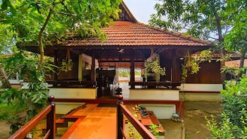 Coconut Lagoon - Cgh Earth