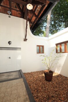 Coconut Lagoon - Cgh Earth