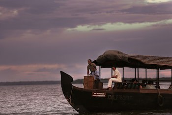 Coconut Lagoon - Cgh Earth