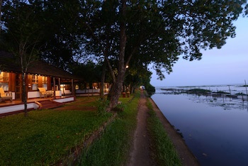Coconut Lagoon - Cgh Earth