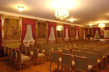 Palace Hotel And Spa