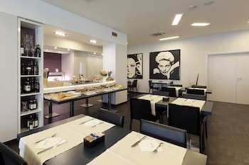 Holiday Inn Milan Nord Zara by IHG galeri fotoğrafı