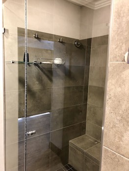 Belaire Suites