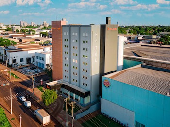 Hus Hotel Dourados