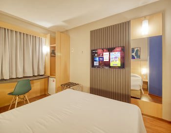 Hus Hotel Dourados