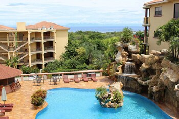 Clarion Suites Roatan At Pineapple Villas