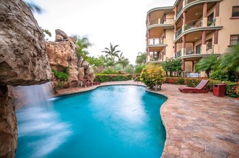 Clarion Suites Roatan At Pineapple Villas