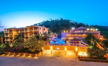 Clarion Suites Roatan At Pineapple Villas