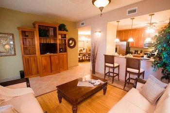 Clarion Suites Roatan At Pineapple Villas