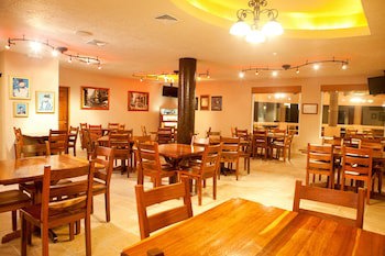 Clarion Suites Roatan At Pineapple Villas