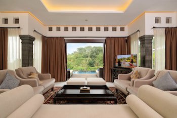 Homm Saranam Baturiti, Bali