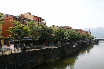 The Waterfront Shaw