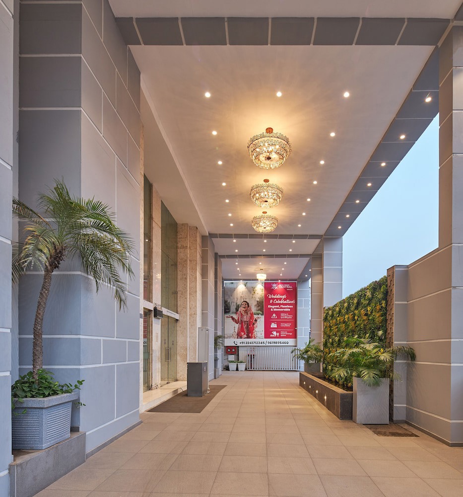 Royal Orchid Central Grazia