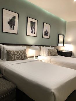 Evergreen Place Siam By Uhg