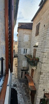 D & Sons Apartments
