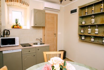 D & Sons Apartments
