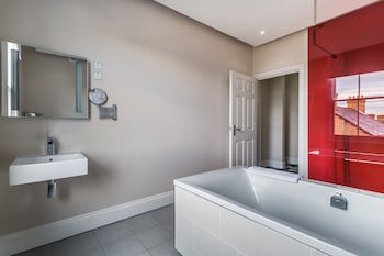 Holiday Inn Sittingbourne, An Ihg Hotel
