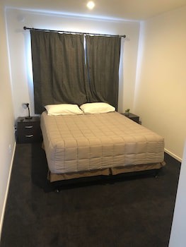 Grosvenor Motor Inn