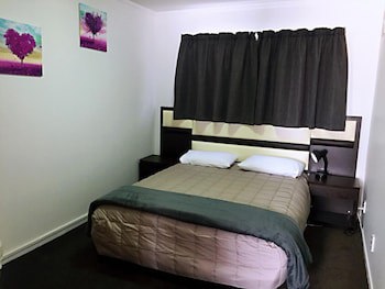 Grosvenor Motor Inn