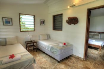 Deco Stop Lodge