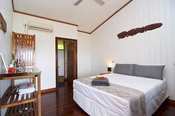 Deco Stop Lodge