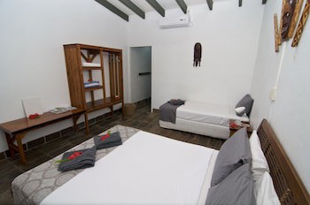 Deco Stop Lodge