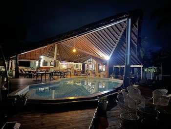 Deco Stop Lodge