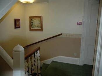 Eglinton Guest House