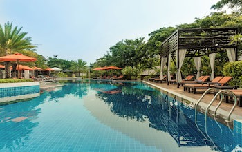 Crimson Resort And Spa Mactan