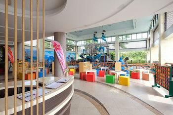 Crimson Resort And Spa Mactan