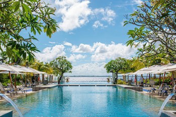 Crimson Resort And Spa Mactan