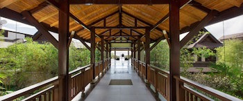 Crimson Resort And Spa Mactan