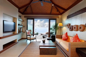 Crimson Resort And Spa Mactan