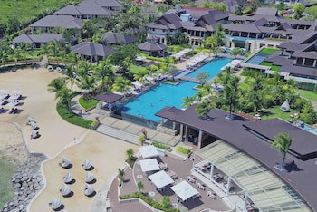 Crimson Resort And Spa Mactan
