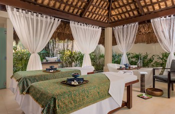 Crimson Resort And Spa Mactan