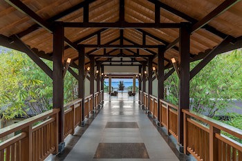 Crimson Resort And Spa Mactan