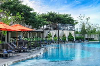 Crimson Resort And Spa Mactan