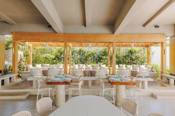 Crimson Resort And Spa Mactan