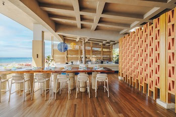 Crimson Resort And Spa Mactan