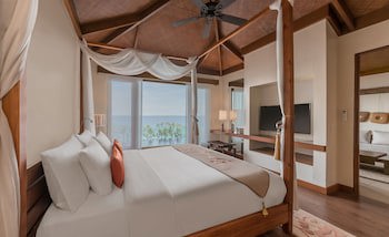 Crimson Resort And Spa Mactan