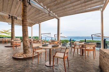 Crimson Resort And Spa Mactan