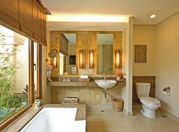 Crimson Resort And Spa Mactan
