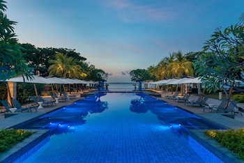 Crimson Resort And Spa Mactan