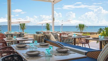 Crimson Resort And Spa Mactan