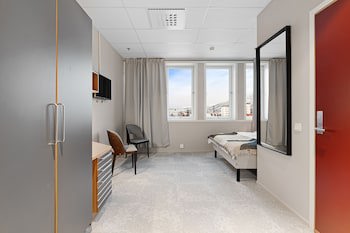 Enter St. Elisabeth Hotel