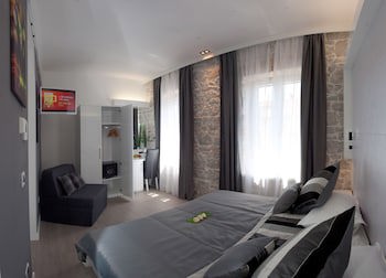 Authentic Luxury Rooms