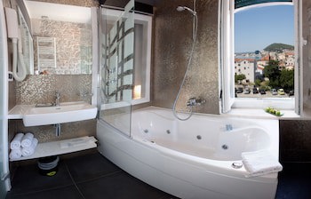 Authentic Luxury Rooms